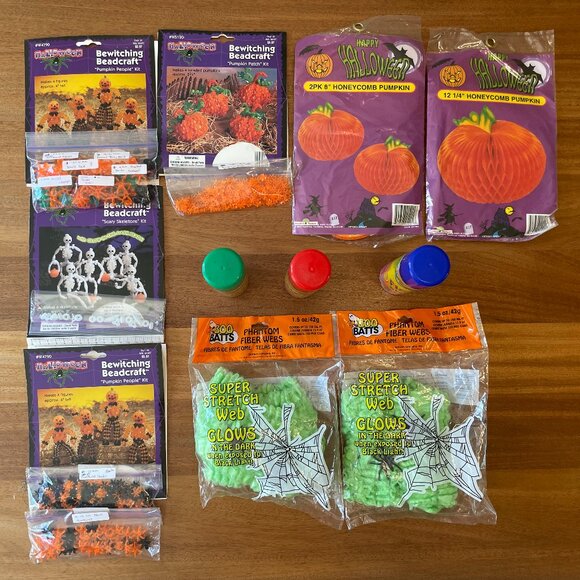 Halloween decorating-NEW stretch web glows, party string, honeycombs, bead kits. - Picture 1 of 11